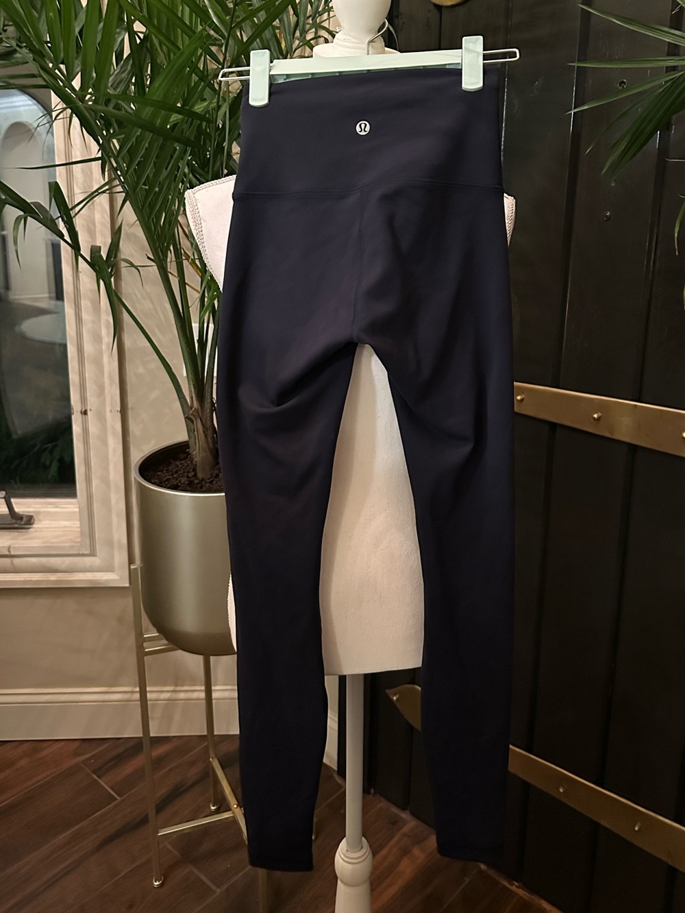 New w/out tag Lululemon High-Rise Navy Blue Leggings pants Sz 2